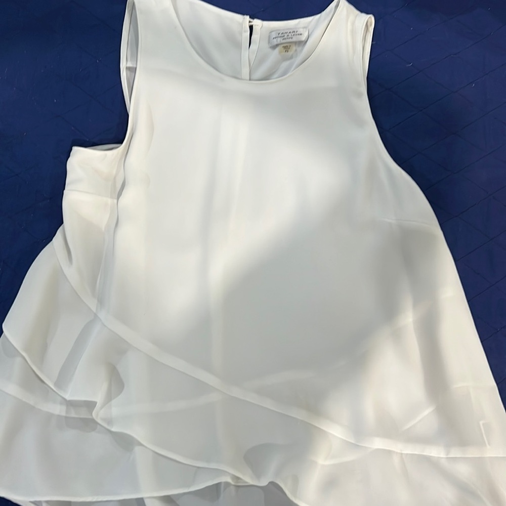Petite small Tahiti white top